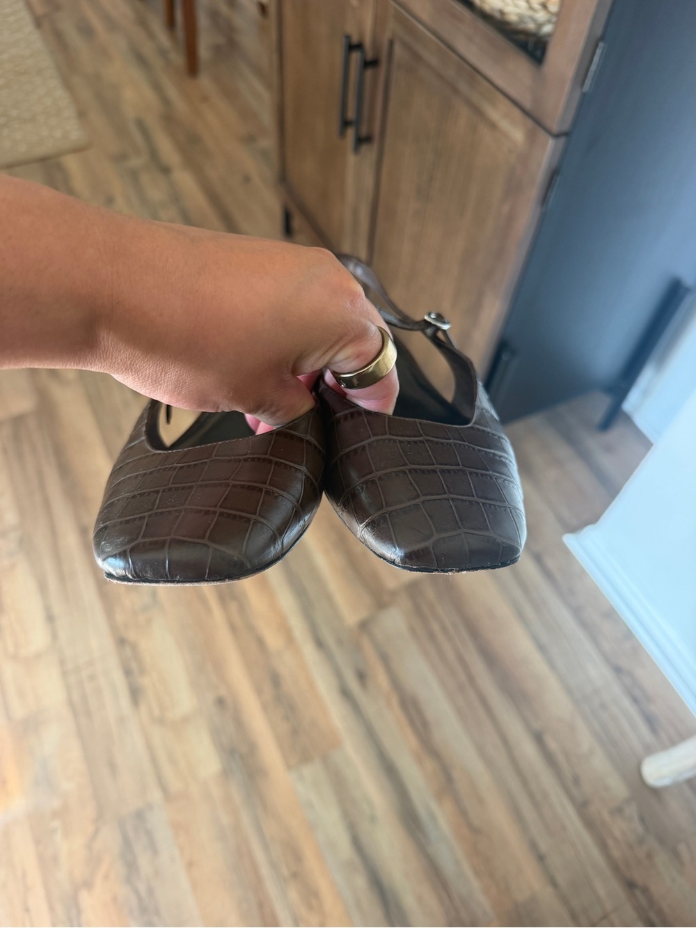 EUC Reformation Claire Slingback Mules in Croc-embossed Leather - Picture 8 of 8